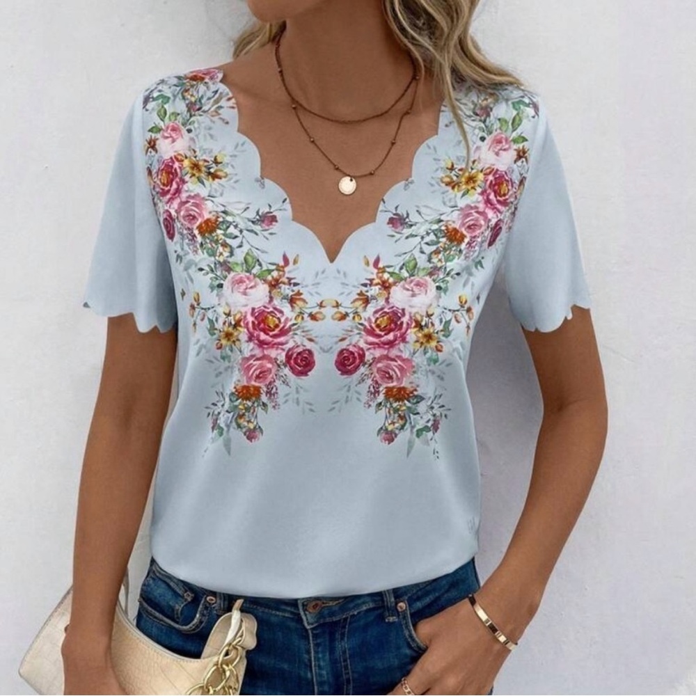 💖SHEIN floral print scalloped edged top lightweight thin fabric material size L